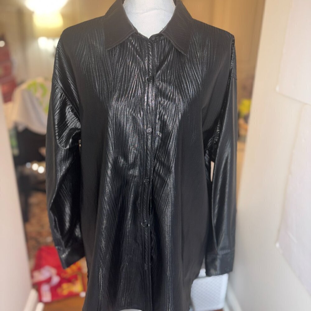 Women's Le Lis Metallic Black Button Down Long Sleeve Blouse